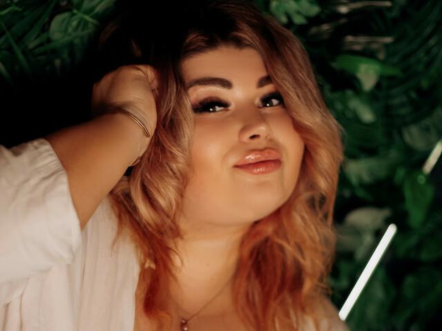 baise amateur: Cam porno avec Curvysofia